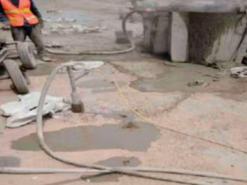 前进水泥混凝土路面板底注浆技术 路面脱空注浆整治方案